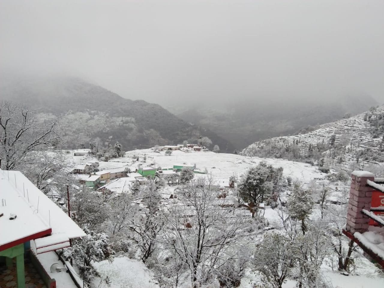 Hotel Mountain View Sari Kültér fotó